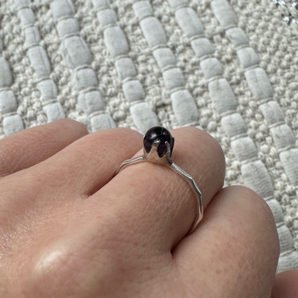 Sterling silver amethyst ring size 8 - Picture 2 of 4